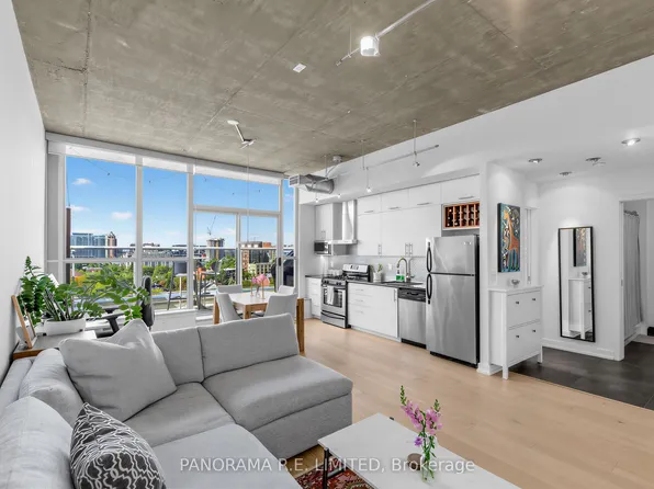 60 Bathurst St, Toronto, ON