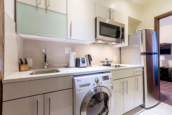 Rented by Townhouse Apartments | media 12