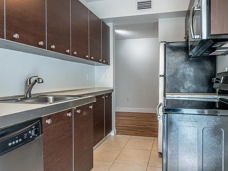 1011 Bay Dr #106 — Photo 15