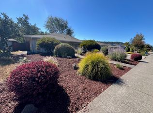 6710 Oakmont Dr, Santa Rosa, CA 95409