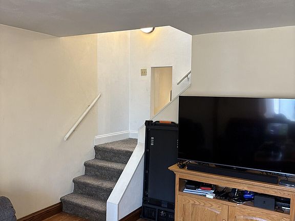 5th image of 23 Laurelbrook Ct