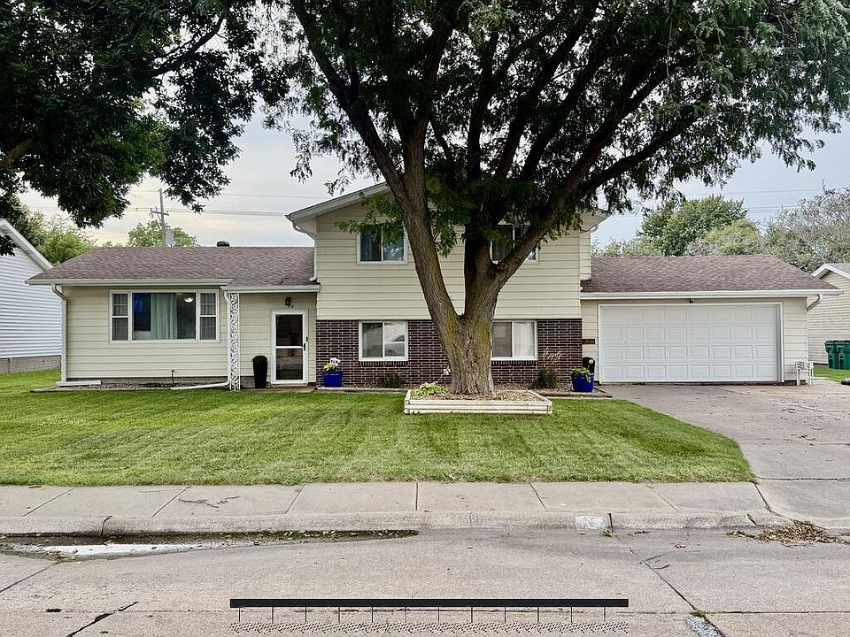 1st image of 1012 Pleasant View Dr