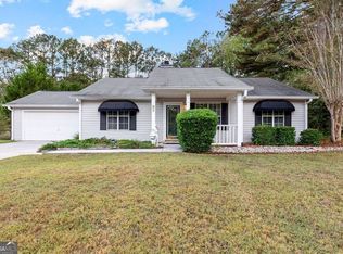 82 Spring Cir, Senoia, GA 30276