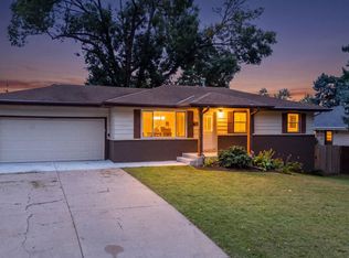 3711 Groves Rd, Bellevue, NE 68147