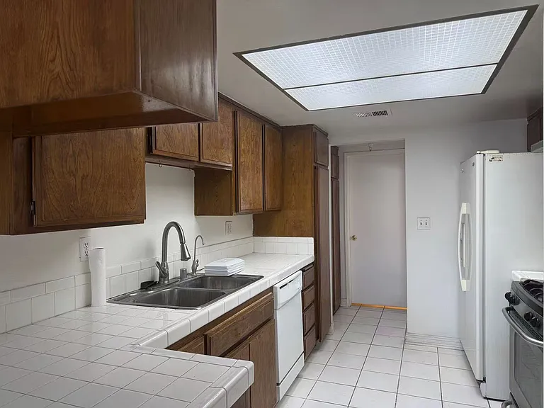 602 N Huntington Ave #1 — Photo 4