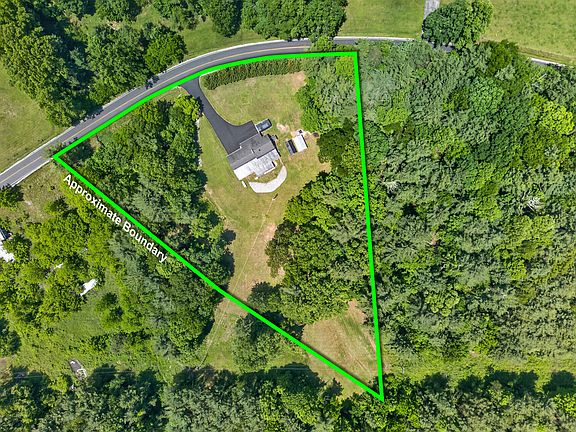 2nd image of 644 Daniels Run Rd NE