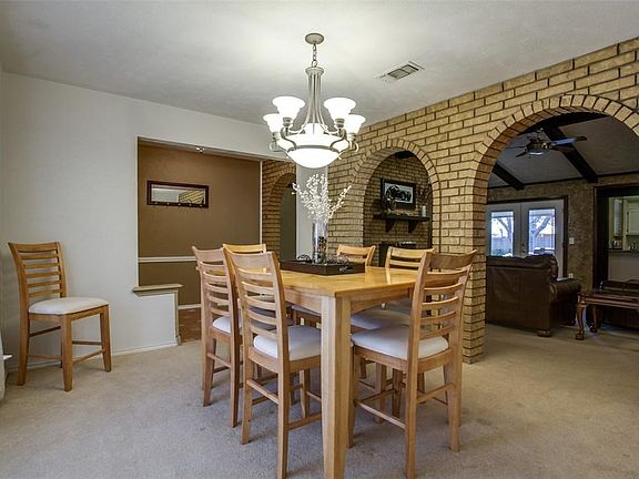 2nd image of 2608 Eucalyptus Dr