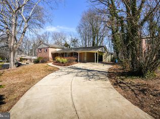 8812 Side Saddle Rd, Springfield, VA 22152