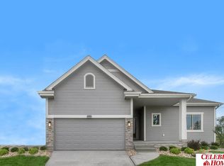 8566 Young St, Omaha, NE 68122