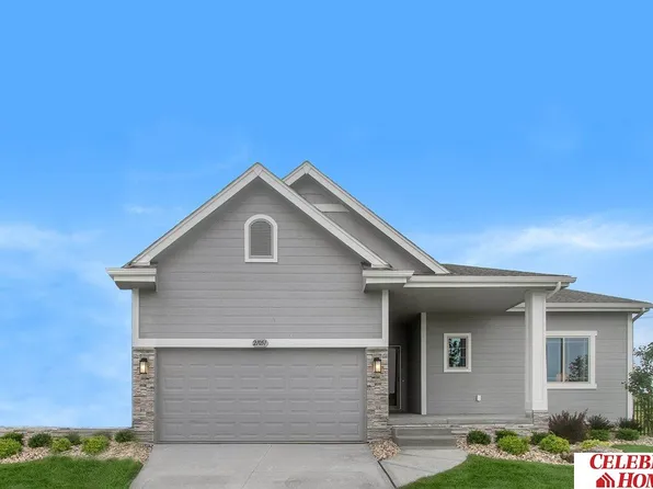 8566 Young St, Omaha, NE 68122