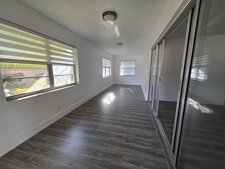 718 Whippoorwill Ln — Photo 34