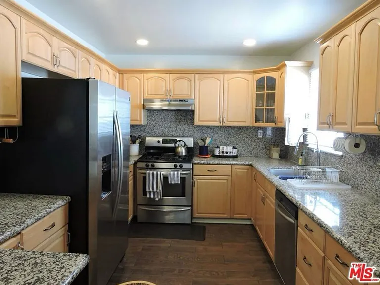 3228 Perlita Ave — Photo 8