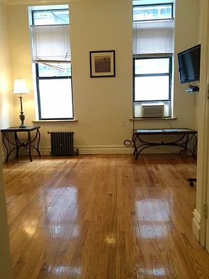 Rented by Meraki Realty LLC | media 7