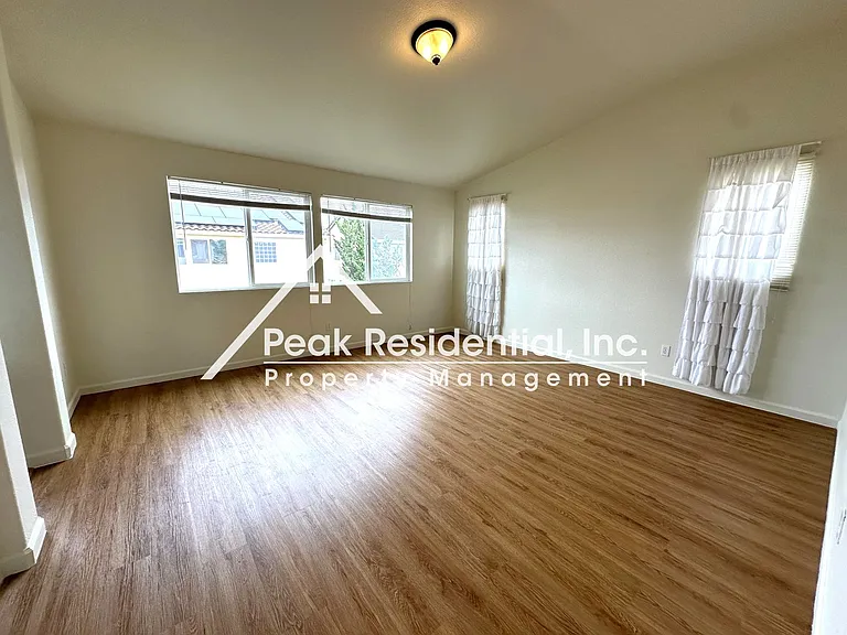 1811 Waterfall Dr — Photo 28