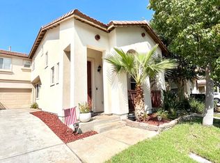 207 Roxanne Ln, Corona, CA 92882