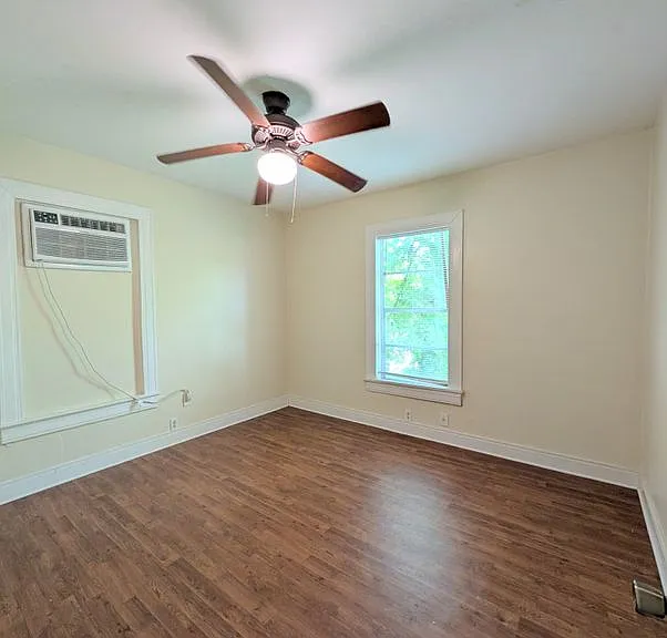 1200 W Kaley Ave — Photo 8