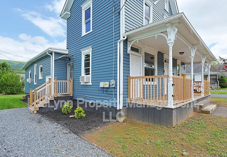 14210 Temple St — Photo 14