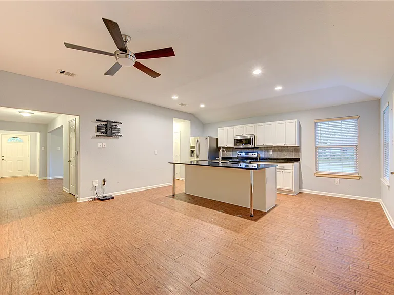 503 W Linney St — Photo 17