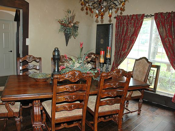 2nd image of 3037 Hugo Ct