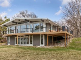 1461 Skyline Rd, Eagan, MN 55121