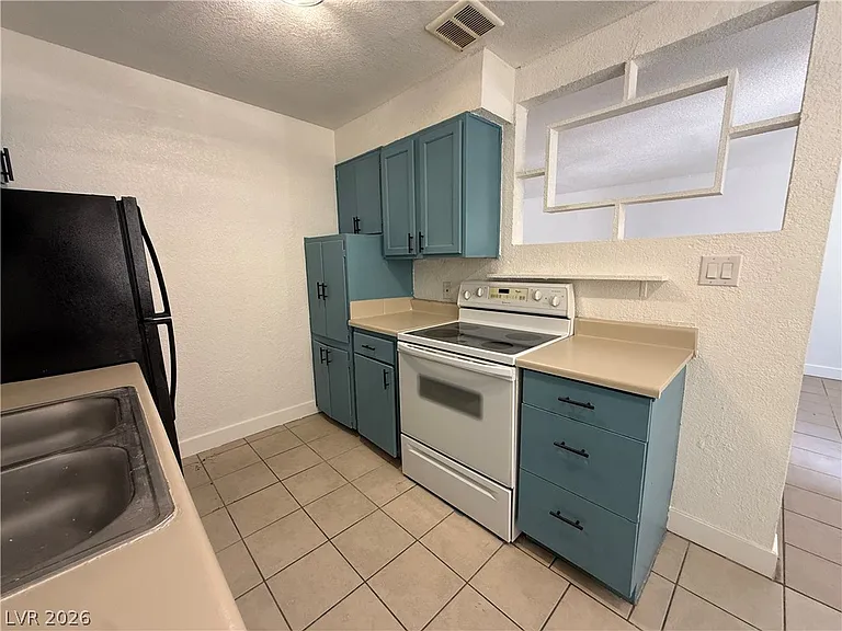 2030 Sunrise Ave #2 — Photo 5