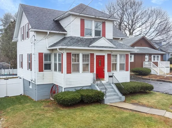 74 Quinapoxet Ln, Worcester, MA 01606