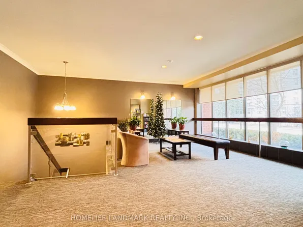 300 Keats Way, Waterloo, ON