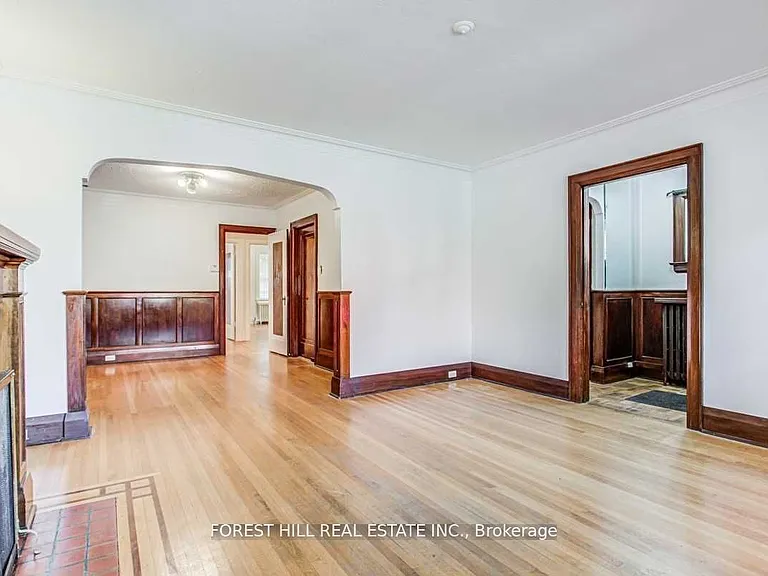 138 Castlewood Rd — Photo 6