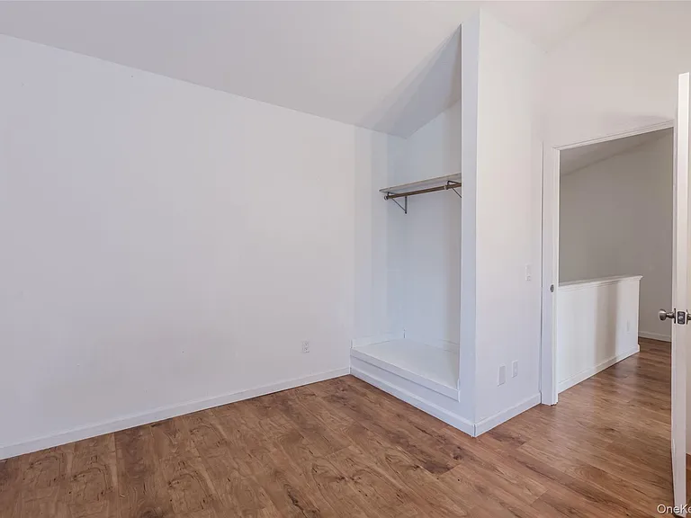 606 E Jericho Tpke — Photo 8