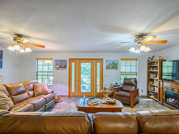 5th image of 1857 Peavey Crossing Rd