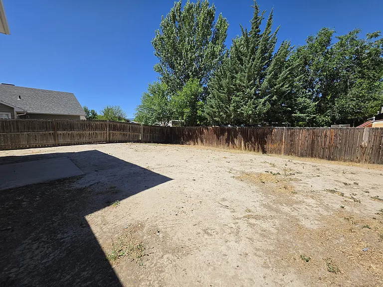 2985 Emerald Cir — Photo 11