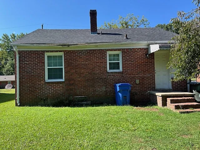 2 bed, 780 sqft, $875 — Photo 2