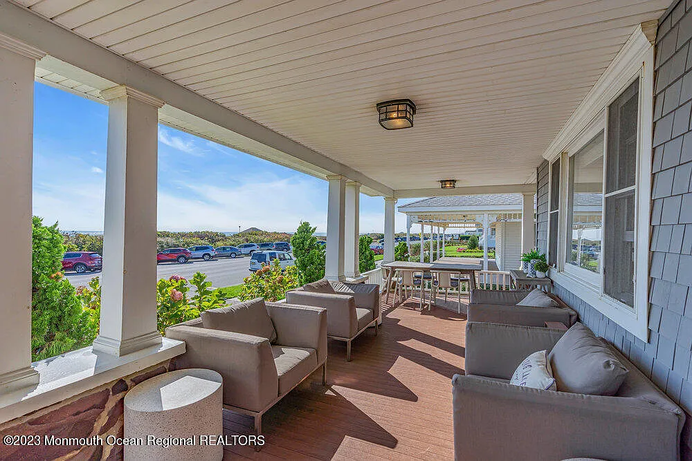 6 bed, 2977 sqft, $24,000 — Photo 2