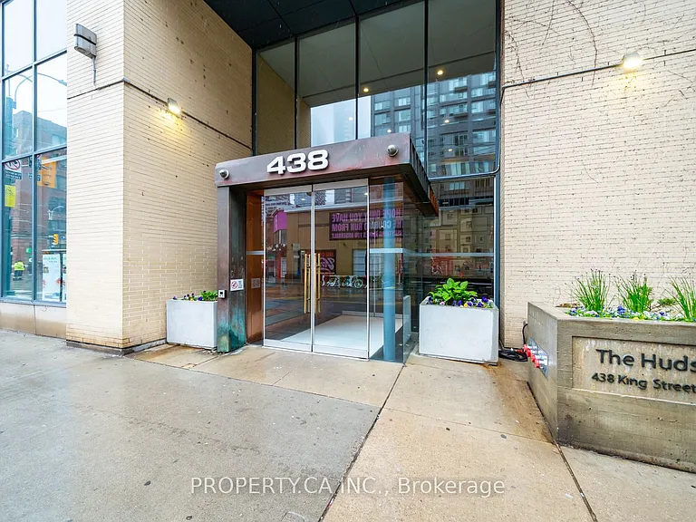 438 King St W #803 — Photo 18