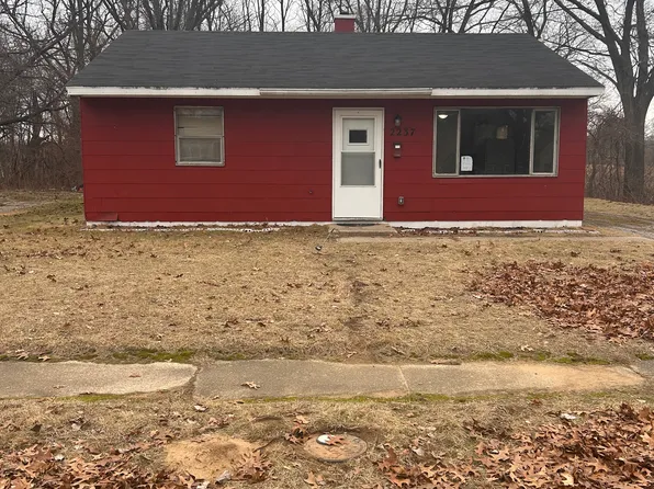 2237 Wells St, Lake Station, IN 46405