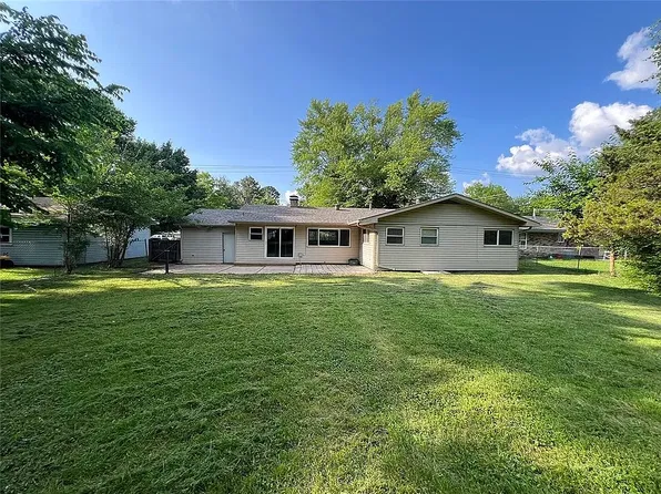 2121 W Wedington Dr, Fayetteville, AR 72701
