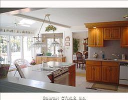 4th image of 167 Carriage Dr