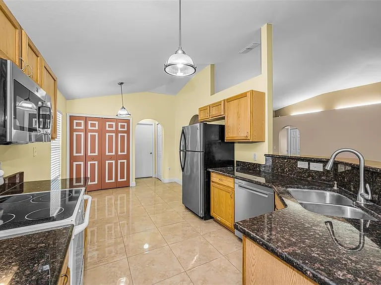 17029 Torvest Ct — Photo 12