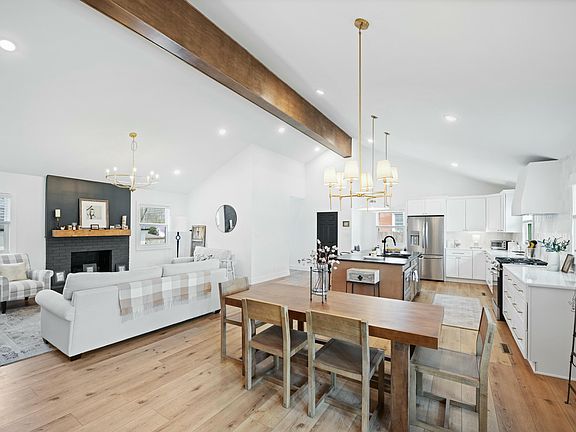 4th image of 113 Woodford Village Dr