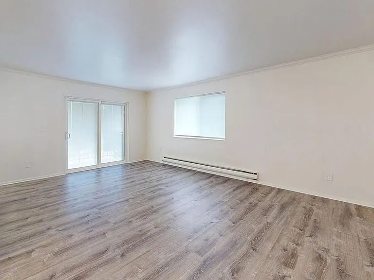 Barrett Apartments — Photo 73