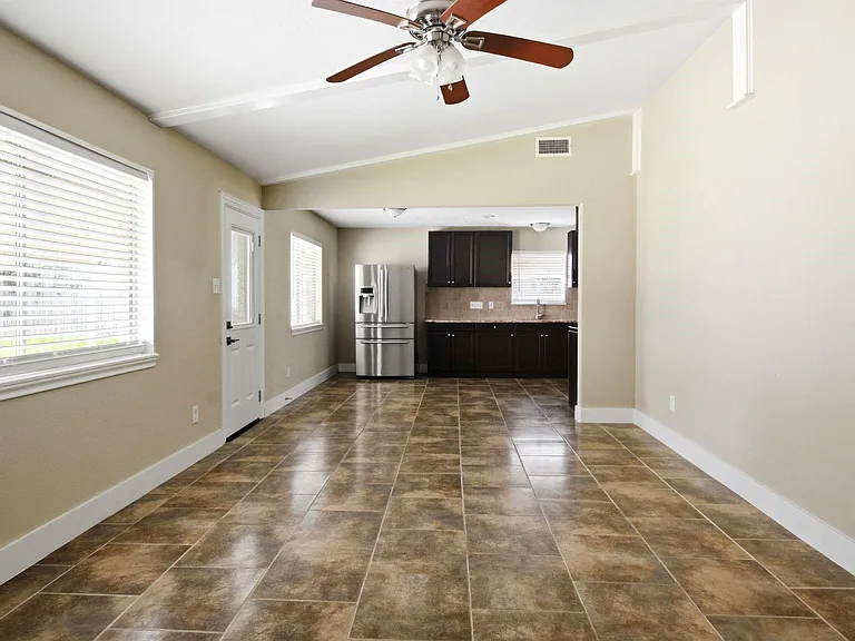 1511 Sungail Dr — Photo 12
