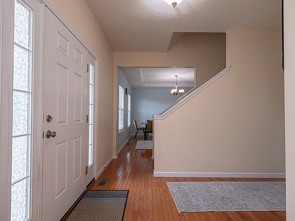 2nd image of 1909 Colonial Dr