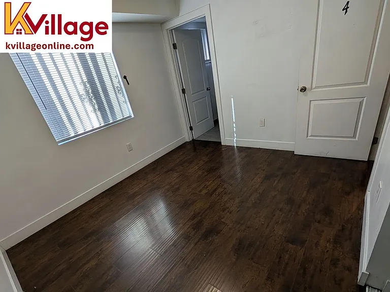 1440 W 35th St — Photo 1