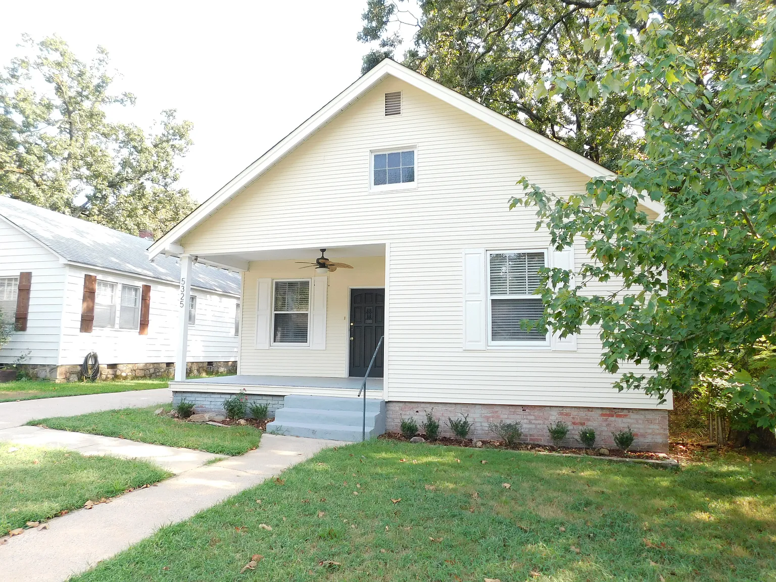 3 bed, 1325 sqft, $1,600 — Photo 2
