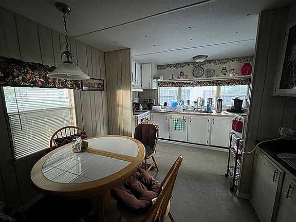 3rd image of 813 Ontario St