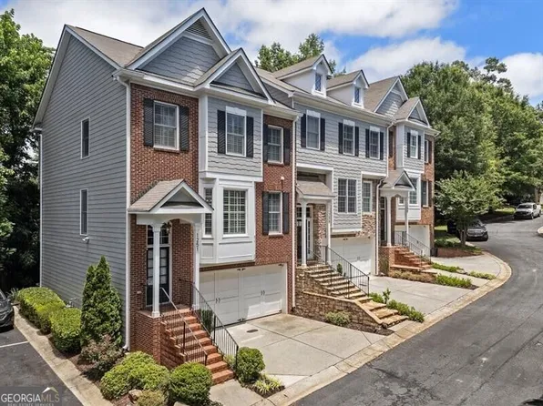 1251 Brickton Dr NW, Atlanta, GA 30318