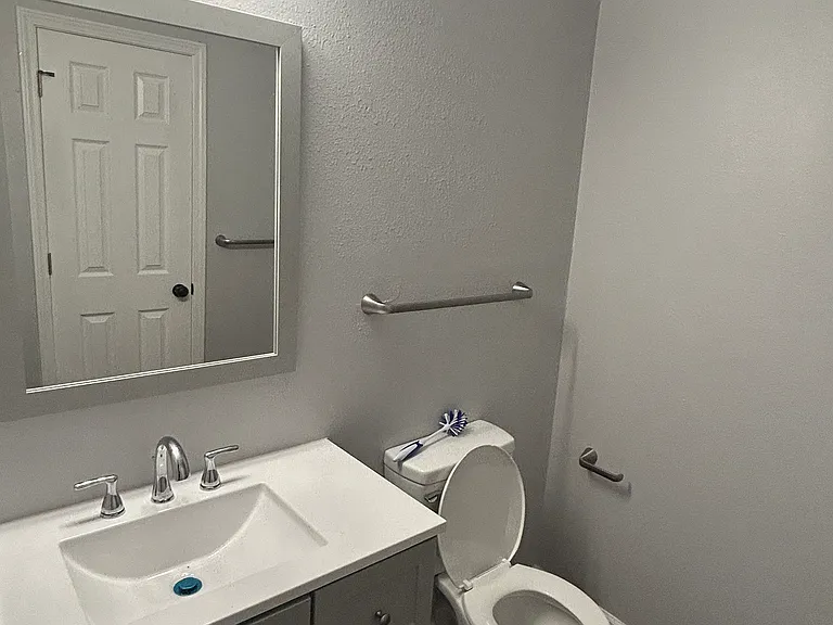 3412 Charles St — Photo 16