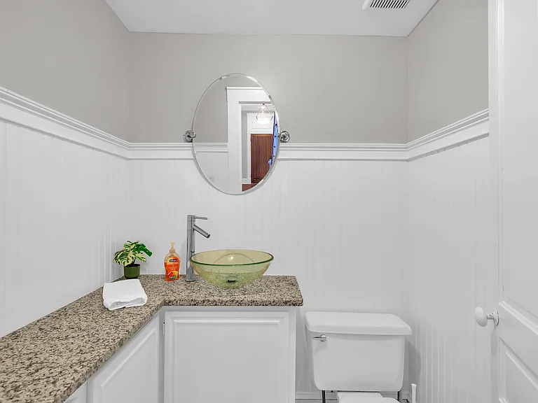 204 Wilson St — Photo 14