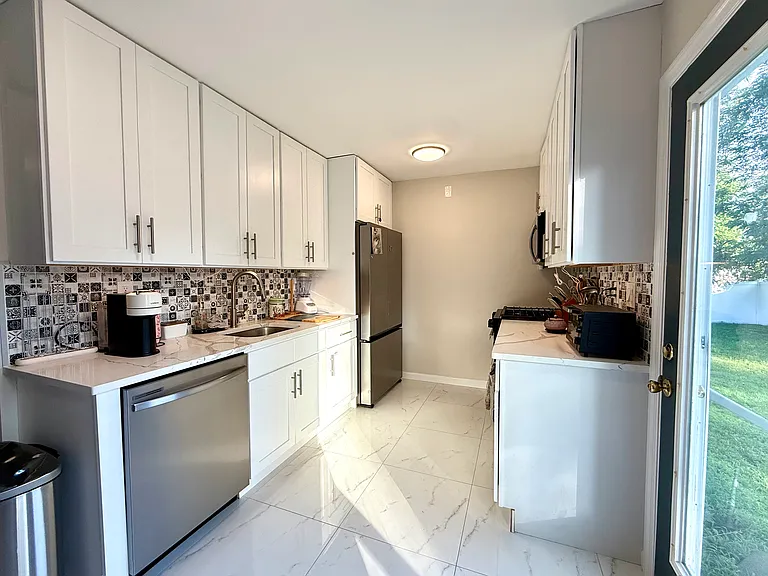 516 Midstreams Rd — Photo 10