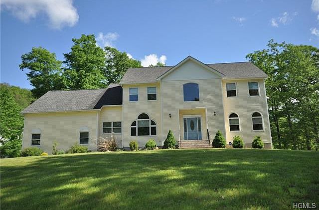 1st image of 4 Hillary Ct